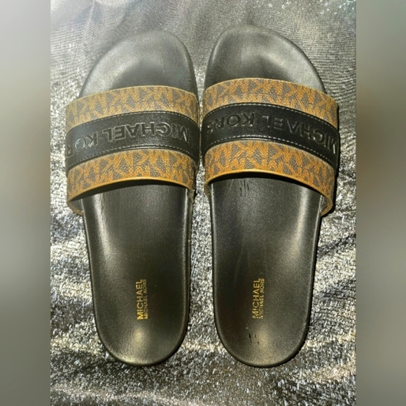 Michael Kors Black and Tan Logo Slides. Worn Maybe 4 Times Gently. - Picture 1 of 4